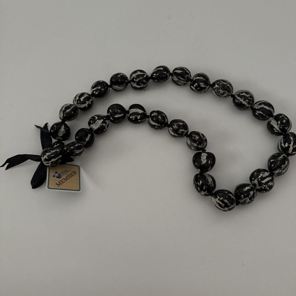 Disney Aulani Exclusive Mickey Mouse Luau Necklace Beaded Villas Vacation Club